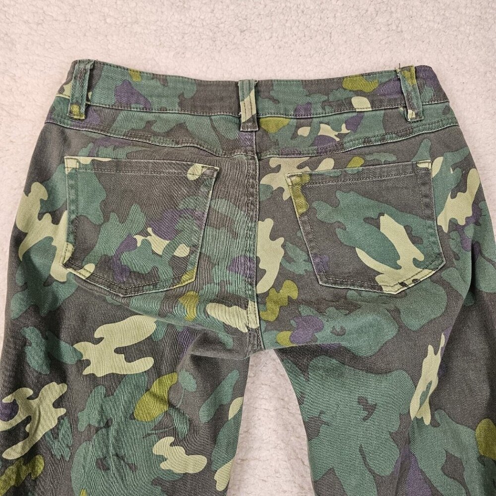 CAbi Jeans Women's Size 2 Camo Green Skinny Ankle Zippers Military Outdoors - Picture 12 of 15